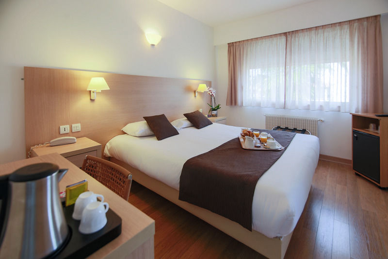 Mercure Loubet Hotel 4*